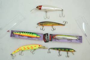 lot 108 image: Fishing Lures