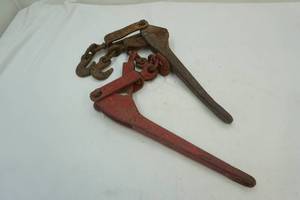 lot 143 image: Load Binders