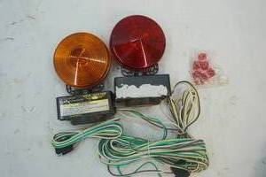 lot 146 image: 12v Magnetic Tow Lights