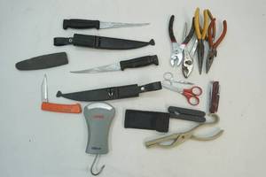 lot 147 image: Rapala Scale-Filet Knives- Pliers