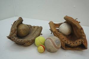 lot 171 image: Spalding & All-star Gloves