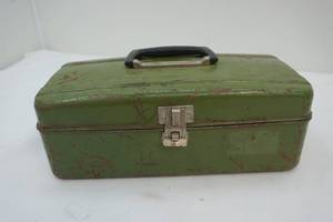 lot 181 image: Small Metal Toolbox