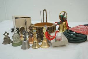 lot 208 image: Bells-Nut Cracker Dish-Extension Cord