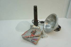 lot 293 image: Heat Lamp, Light Globe, power connection kit