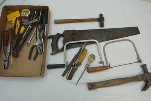 lot 299 image: Assorted Hand Tools