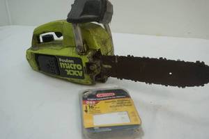 lot 301 image: Poulan Micro xxv mini chainsaw