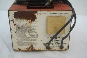 lot 318 image: Vintage Battery Charger 10 Amp