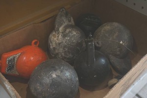 lot 329 image: Lead Weights 6lb & 3lb