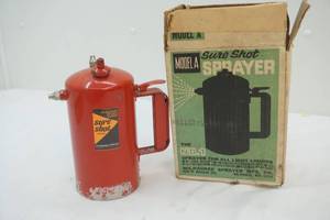 lot 332 image: Sure Shot Sprayer Vintage Sprayer