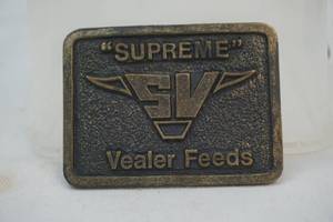lot 351 image: Supreme Vealer Feeds Belt Buckle