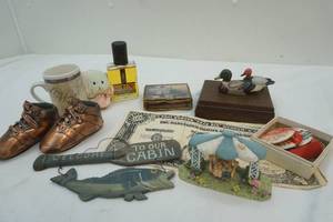 lot 368 image: Assorted Decor-Aftershave-Vintage Buttons