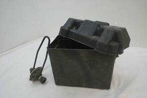lot 382 image: Plastic Battery Case
