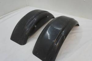 lot 390 image: Plastic Fenders