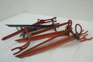 lot 444 image: Vintage Stake Rod Holder