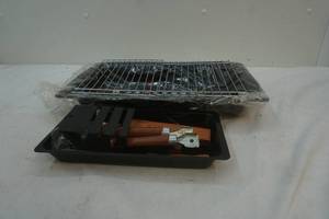 lot 463 image: Mini Portable Grill