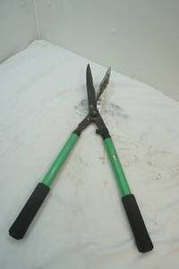 lot 471 image: Hedge Clippers