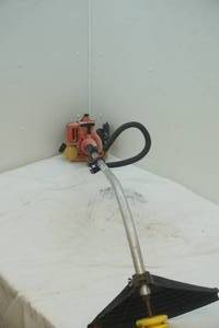 lot 474 image: Homelite Weed Trimmer