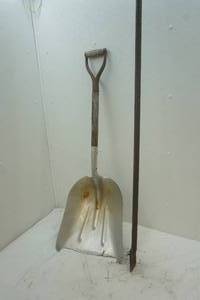 lot 481 image: Snow Shovel Steel Chopper