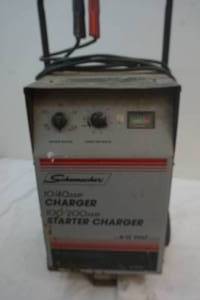 lot 482 image: Schumacher 612 V Battery Charger
