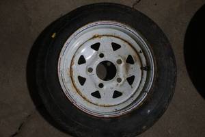 lot 495 image: Duro Trailer Tire