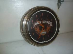 lot 6 image: Harley Davidson Neon Clock
