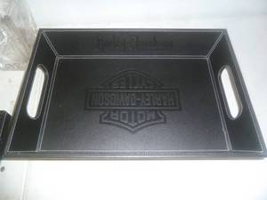 lot 36 image: Harley Davidson Whiskey Decanter & Glasses