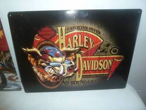 lot 50 image: HD Tins & Signs x 4