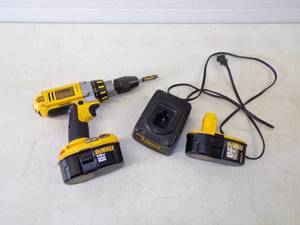 Dewalt 18v Cordless Drill and Charger with 2 Batteries