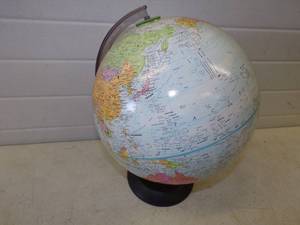 12 Globe