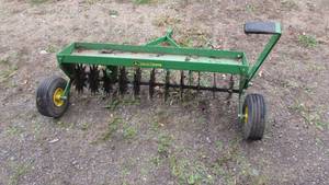 John Deere Pull Type Lawn Aerator