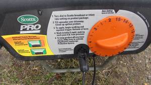 Scott Pro Fertilizer Spreader
