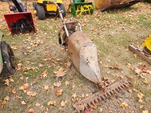 lot 9 image: Vintage Sickle Mower