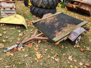 lot 10 image: Single Axle Utility Trailer