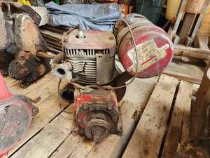 lot 35 image: AA-91 Gas Motor (for parts)