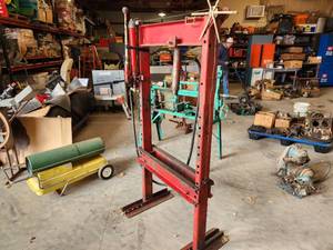 lot 37 image: Blackhawk Mfg Co 42-76 Blackhawk Jack Hydraulic Shop Press