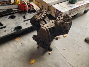 lot 63 image: Wisconsin V4D Engine (for parts)