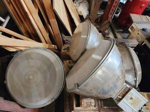lot 52 image: Lot of (4) 400W High-Bay Commercial Lights with Extra Transformer