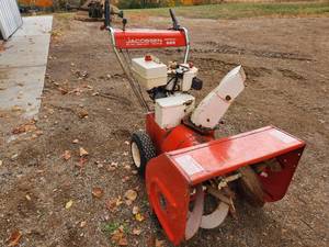 lot 11 image: Jacobsen Imperial 626 6-hp Gas Heavy Duty Two-Stage Snowblower