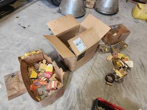 lot 67 image: Small Engine Parts - Briggs & Stratton, Tecumseh, Clinton