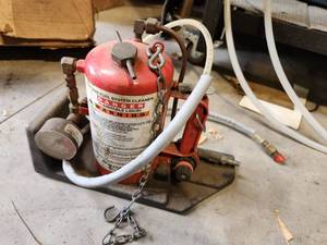 lot 76 image: Snap-on Fuel System Cleaner