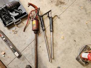 lot 79 image: Lot of (3) Hydraulic Pumps
