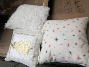 3 winter pillows ...