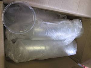 5 loaves of plastic food containers...