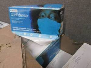 Case of 500 Medicom Confidence Face...