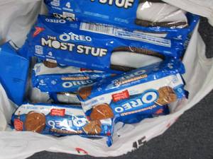 12- 3 oz Oreo Most Stuf & Gingerbre...