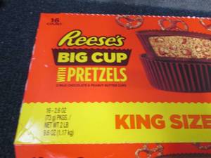 Box of 16- 2.6 oz Reeses Big Cup w...