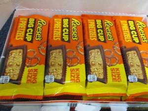 Box of 16- 2.6 oz Reeses Big Cup w...