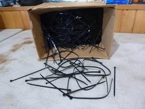lot 113 image: Box Full of CableZip Ties
