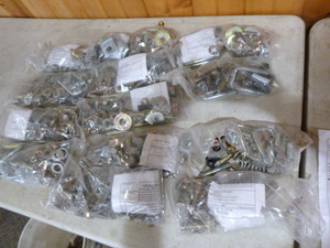 lot 142 image: 13 Packs of Gooseneck Mounting Systems