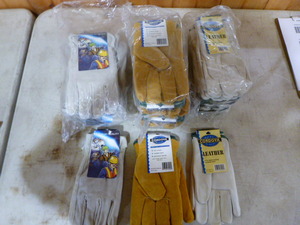 lot 222 image: 2 Dozen Pair of Work Gloves